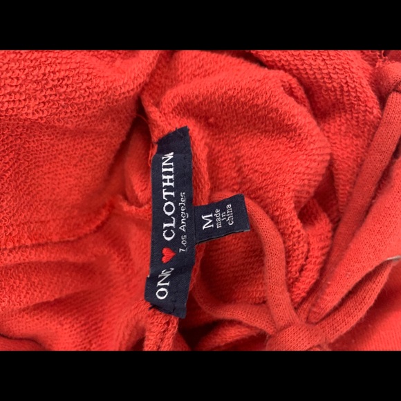 Red ruffle sleeve hoodie size medium ONE LOVE - Picture 3 of 3